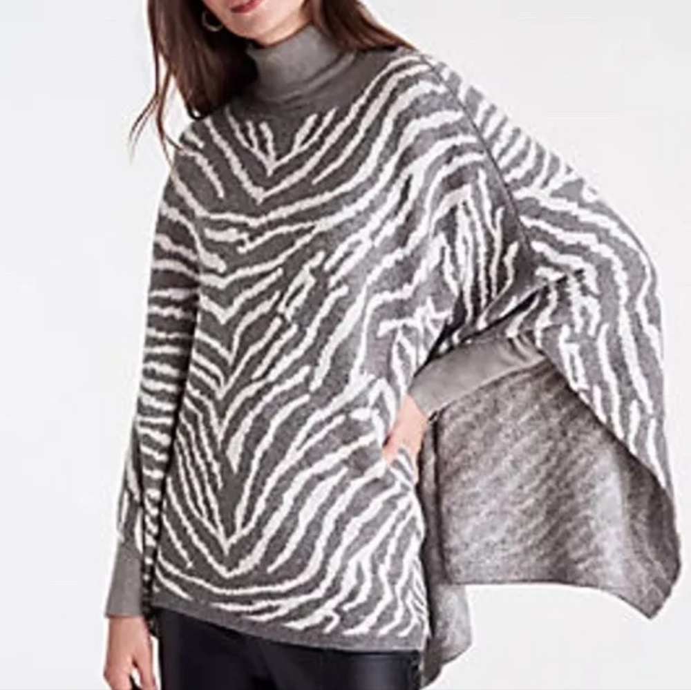Ann Taylor Grey White Zebra Print Sweater Poncho Cape Size M/L